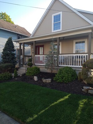 Exterior -  YOUR FAMILY FRIENDLY  HOME IN CLEVELAND  (Cleveland)