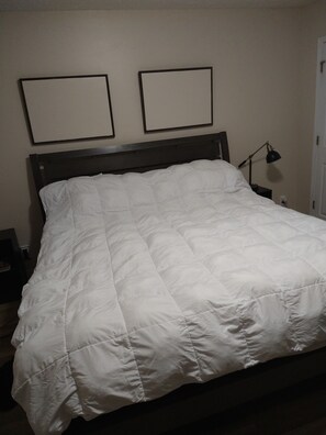 3 bedrooms, desk, iron/ironing board, free WiFi
