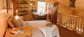 Luxurious Cabin Retreat near Oglebay Park