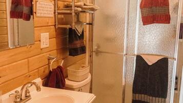 Douche, serviettes fournies, savon, shampooing