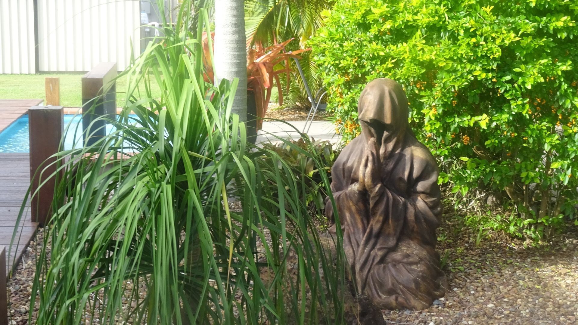 Apurla Hervey Bay - Located at the Point