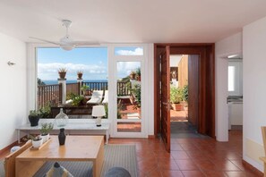 Interior - Private sun terraces with ocean/volcano views [I] (Icod de los Vinos)