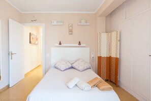 2 bedrooms, iron/ironing board, free WiFi, bed sheets - Beautiful and modern apartment in downtown Málaga (Málaga)