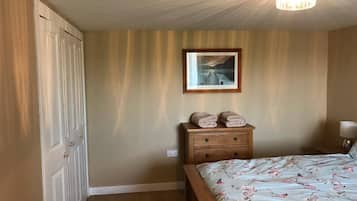 1 quarto, ferros/tábuas de passar roupa, Wi-Fi, roupa de cama