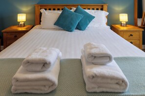 1 slaapkamer, een strijkplank/strijkijzer, gratis wifi, beddengoed