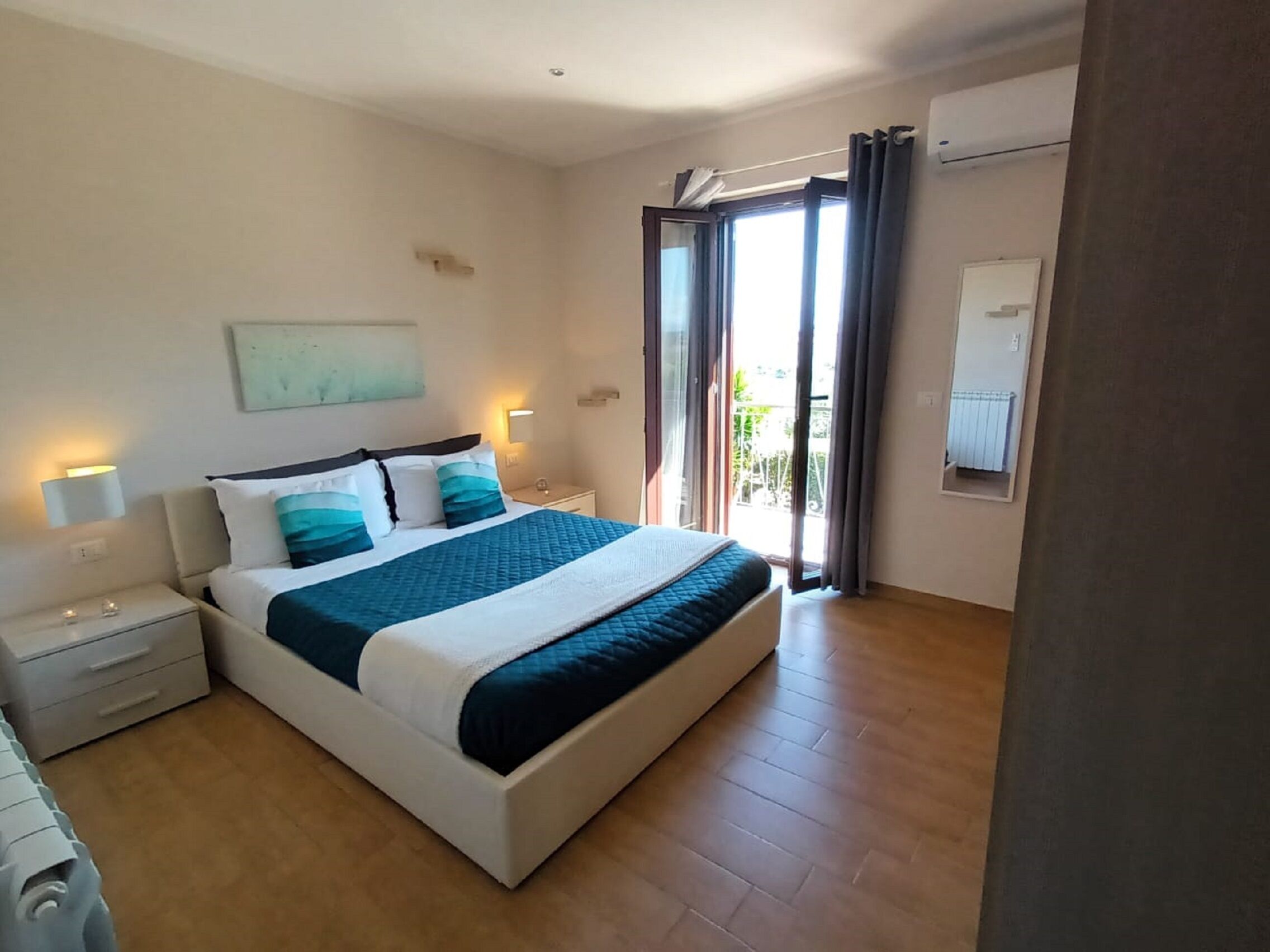 6 dormitorios, tabla de planchar con plancha, wifi y ropa de cama