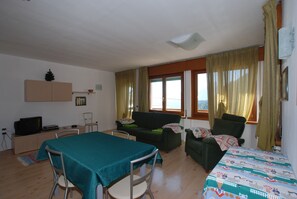 TV, DVD player