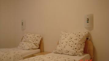 3 habitaciones, tabla de planchar con plancha y wifi gratis