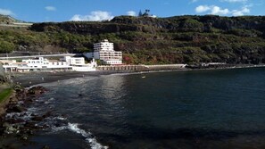 Beach nearby, sun-loungers, beach towels - Tenerife north beach San Marcos<br> (Icod de los Vinos playa san marcos)