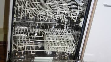 Frigorífic, microones, forn i placa de cuina