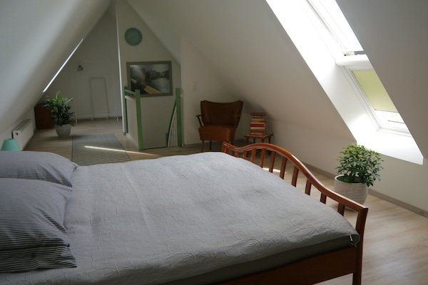 3 makuuhuonetta, silitysrauta/-lauta, vauvan matkasänky, Wi-Fi