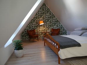 3 makuuhuonetta, silitysrauta/-lauta, vauvan matkasänky, Wi-Fi