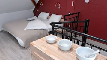 3 bedrooms, iron/ironing board, free WiFi, bed sheets