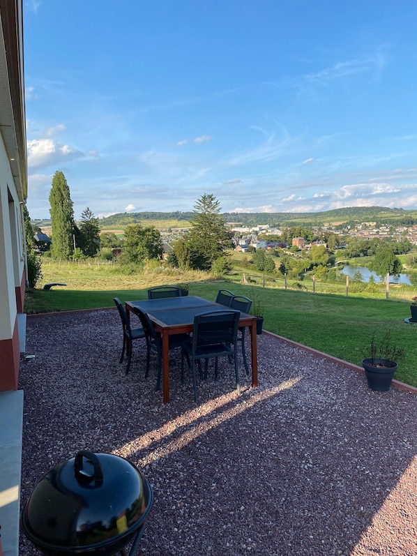 Outdoor dining - House with private indoor pool, heated year-round and not overlooked (Neufchâtel-en-Bray)