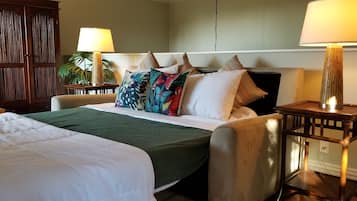 4 bedrooms, desk, iron/ironing board, WiFi