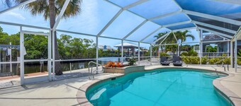 Fisherman's Delight With Heated Salt Swimming Pool and a new Boat Lift