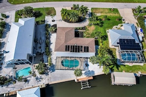 Exterior - Fisherman's Delight With Heated Salt Swimming Pool and a new Boat Lift (St James City)