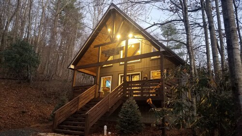 Sugar Tree Lodge - yksinäinen mökki lähellä West Jefferson, Boone ja Blowing Rock