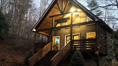 Sugar Tree Lodge - Secluded Cabin near West Jefferson, Boone and Blowing Rock