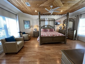 5 bedrooms, iron/ironing board, free WiFi, bed sheets - 4000 Sqft House, 5 bedrooms, sleep 16, Beach Access, Boat Slip (Orange Beach)