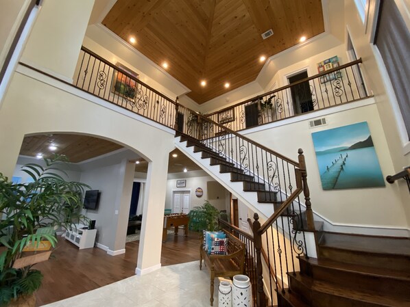 Interior - 4000 Sqft House, 5 bedrooms, sleep 16, Beach Access, Boat Slip (Orange Beach)