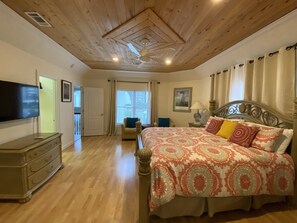 5 slaapkamers, een strijkplank/strijkijzer, gratis wifi, beddengoed