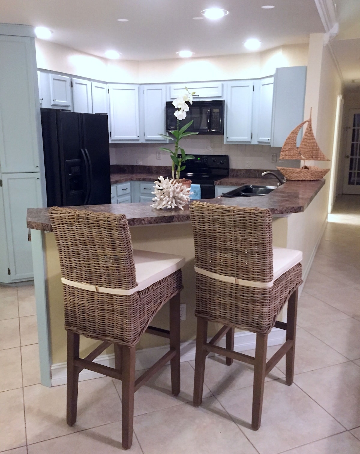 Photo 6 of Coastal Cottage, <1 mile to the Beach, near Ritz Carlton!