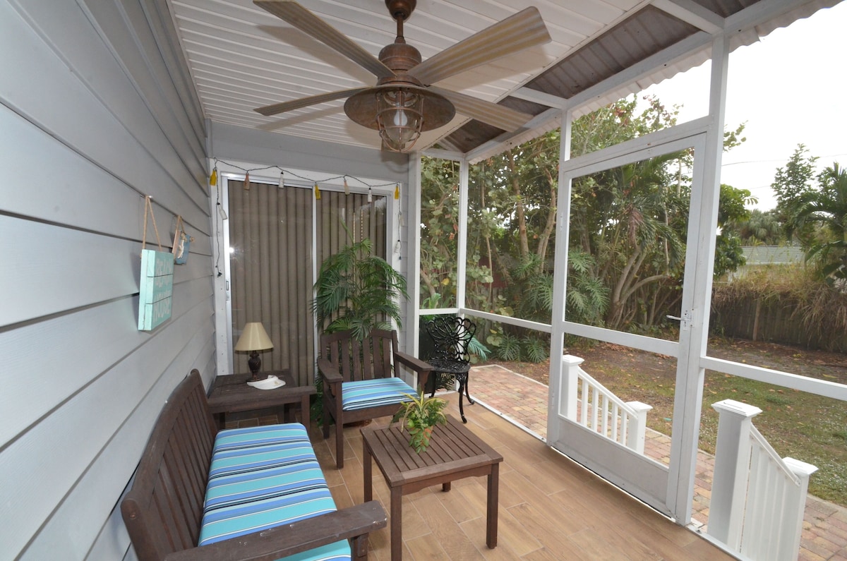 Photo 15 of Coastal Cottage, <1 mile to the Beach, near Ritz Carlton!