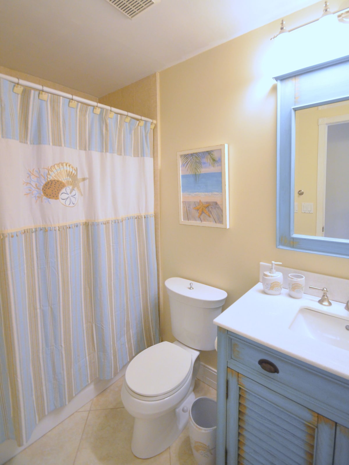 Photo 12 of Coastal Cottage, <1 mile to the Beach, near Ritz Carlton!