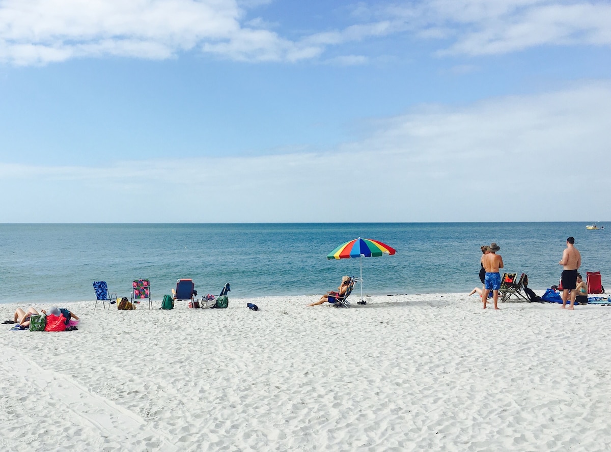 Photo 19 of Coastal Cottage, <1 mile to the Beach, near Ritz Carlton!