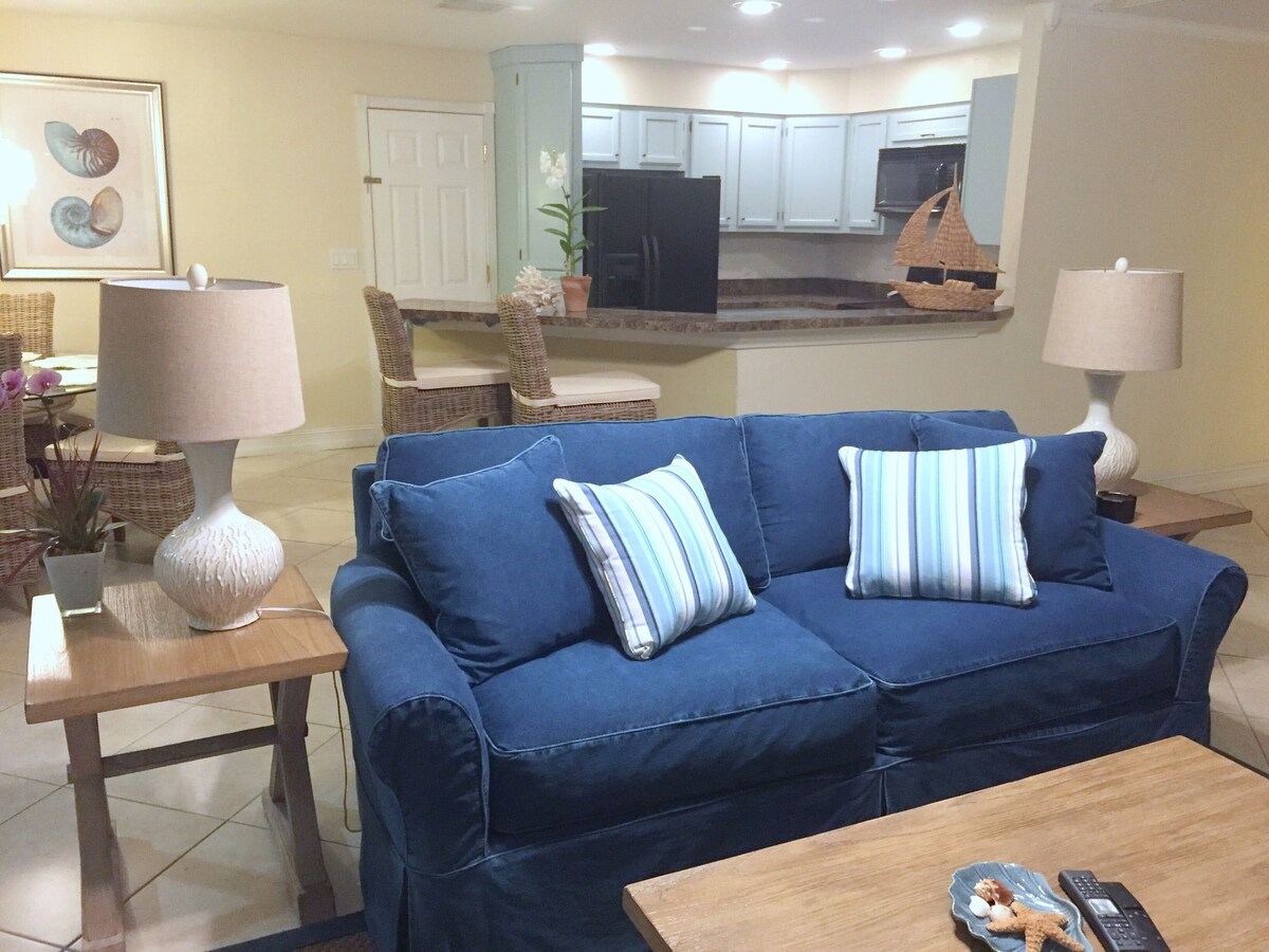 Photo 7 of Coastal Cottage, <1 mile to the Beach, near Ritz Carlton!