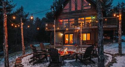 5BR Catskills Retreat • Ski Close • Hot Tub, Firepit, 2 grills, Deck, Fast WiFi