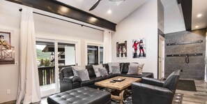 Smart TV, fireplace, offices