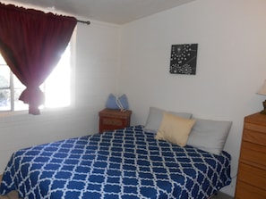 4 slaapkamers, een bureau, een strijkplank/strijkijzer, gratis wifi