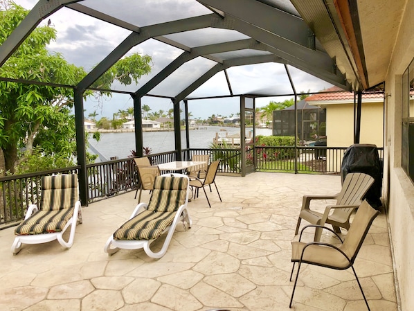 Outdoor dining