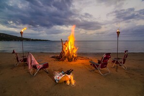 Am Strand, Liegestühle, Strandtücher