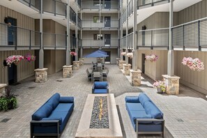 Property grounds - Luxury Modern Condo, A/C, Pool, Hot Tub, W408 (Vail)