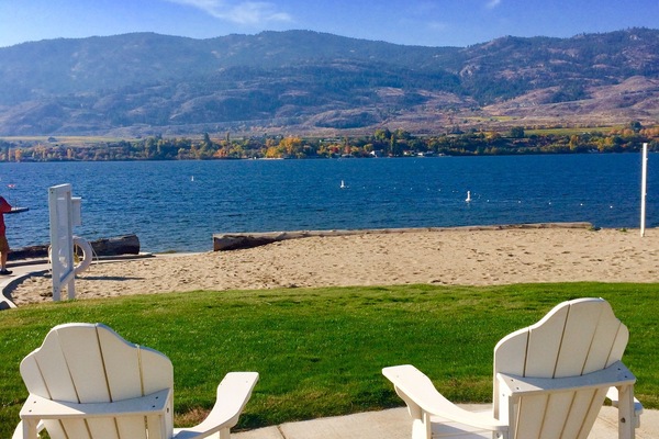Gorgeous Beach and views of Osoyoos Lake