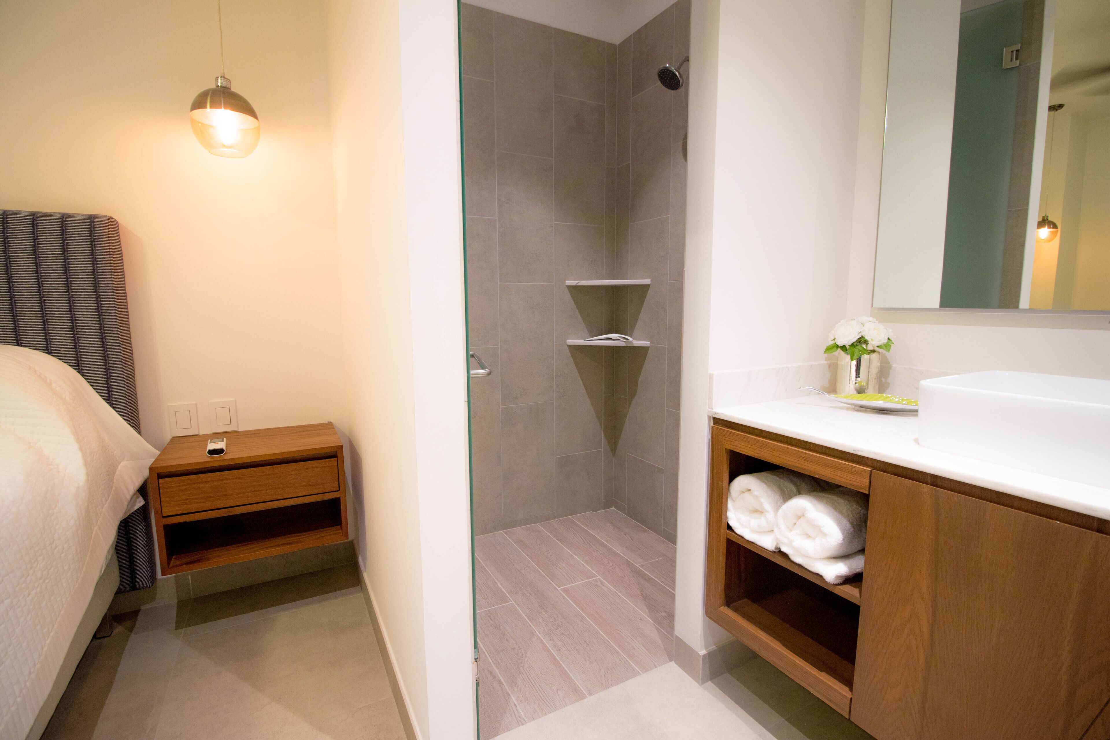 1 bedroom, in-room safe, WiFi, bed sheets