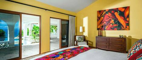 8 habitaciones, tabla de planchar con plancha, wifi y ropa de cama