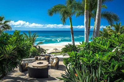 Casa Edwards: 8BR Beachfront Palmilla Estate with Gym, Pool & Event Space