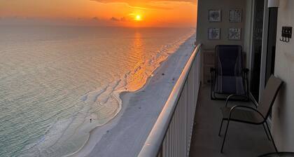 Ocean-front Master Bedroom with Spectacular View!!!