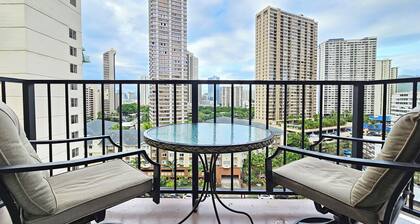 BEAUTIFUL & WELL LOCATED at AQUA PALMS - WAIKIKI