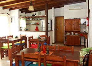 Dining - THC Hostel Uruguay (Punta del Este)