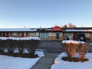 Exterior - Motel Grand (Chadron)