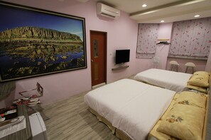 Chambre Quadruple Confort, non-fumeur, vue partielle sur l'océan