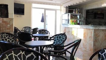 Esmorzar diari de cuina local (6 EUR per persona)