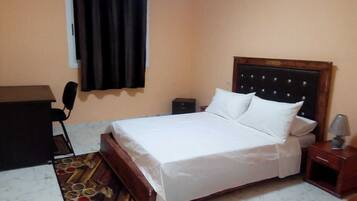 Coffres-forts dans les chambres, ameublement personnalisé, bureau