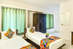 Premium bedding, desk, free WiFi - FabHotel Ajay Inn Viman Nagar (Pune)