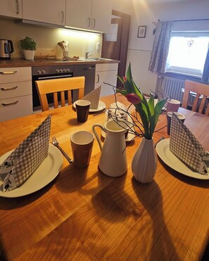 Kühlschrank, Ofen, Herdplatte, Geschirrspüler